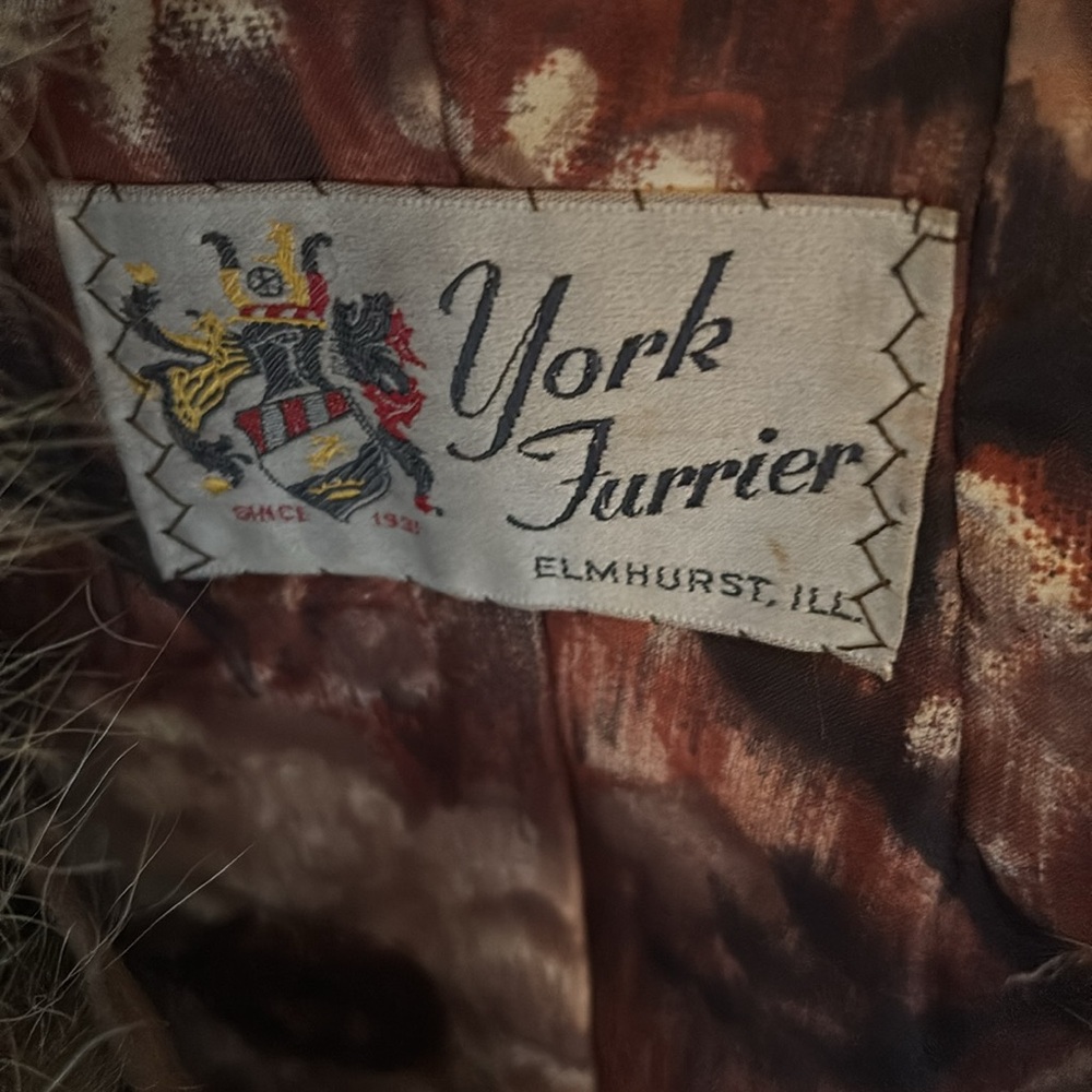 Antique fur York furrier Verna & Snyder small women goes past butt not to knee.
